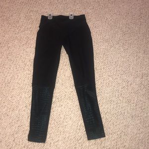 WORKOUT LEGGINGS WITH SHEER ACCENTS